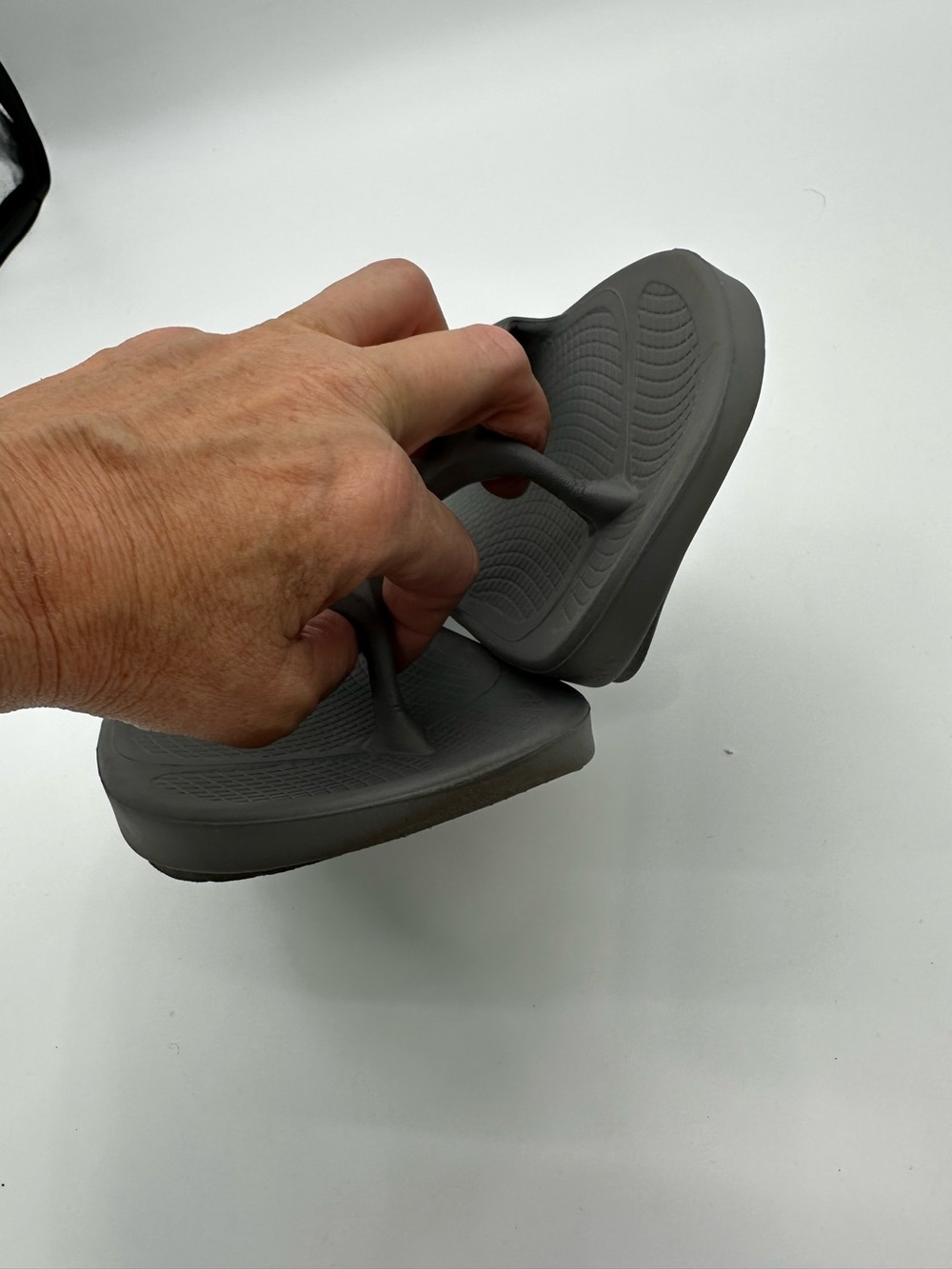 OOFOS Gray Flip Flop Thong Comfort sandals size 10 - Picture 3 of 7